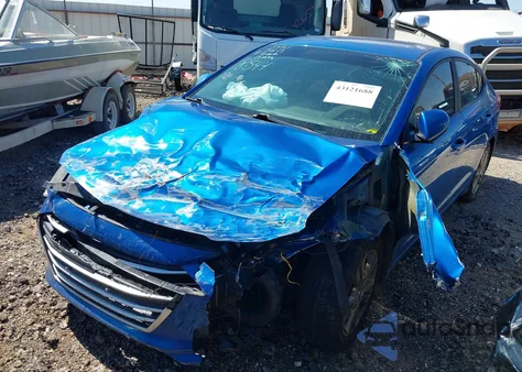 2018 Hyundai Elantra Sel z USA, uszkodzony, nr VIN 5NPD84LF6JH368544